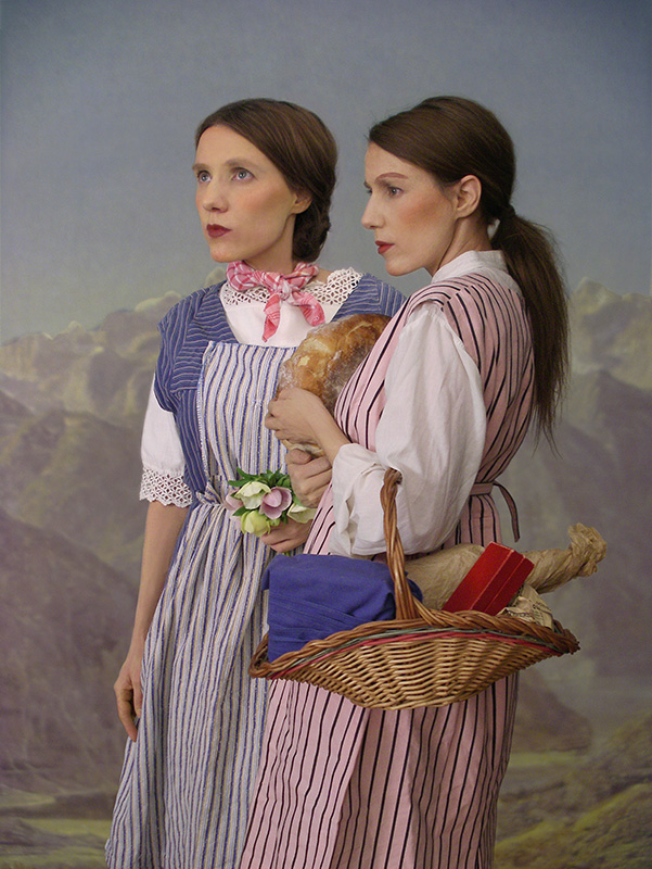 Die T&ouml;chter von Aeschenried, 2010, C-Print hinter Plexiglas, 130 x 97cm, Auflage: 3, Werkverzeichnis Nr. 4606