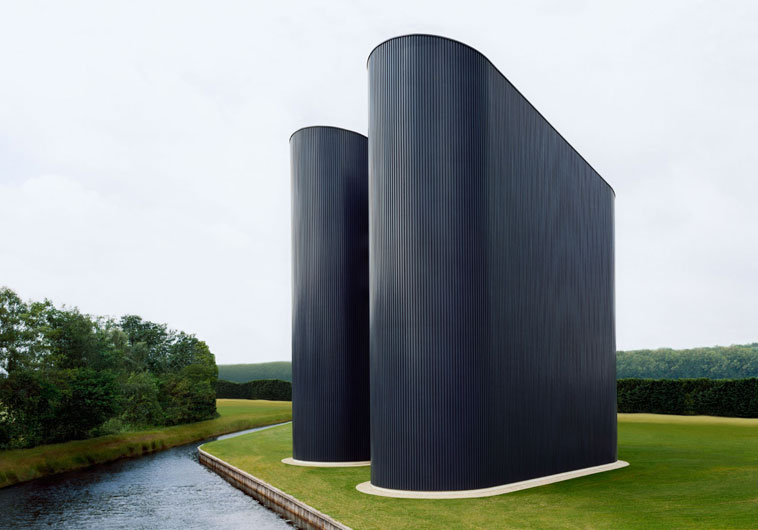 Form #10, 2004, C-Print, 120 x 170 cm